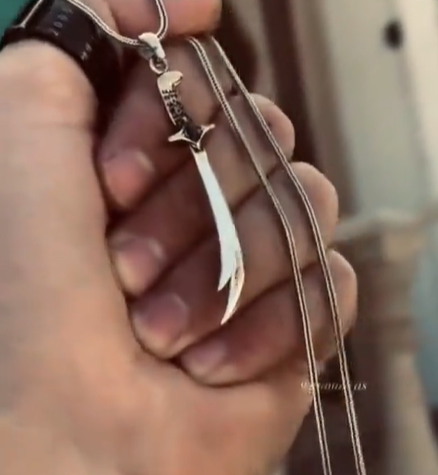 Trendyy Zulfiqar Pendant